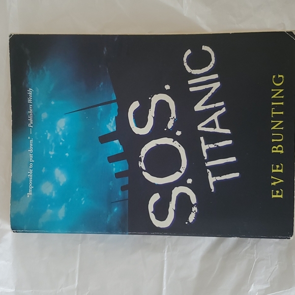 S.O.S Titanic book nt Eve Bunting - Picture 1 of 2